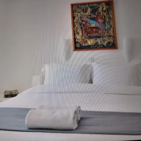 Three Bedroom Roof Terrace, Max Lvl Fira (Santorini)